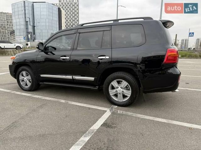 Черный Тойота Ленд Крузер, объемом двигателя 4.46 л и пробегом 300 тыс. км за 26300 $, фото 7 на Automoto.ua