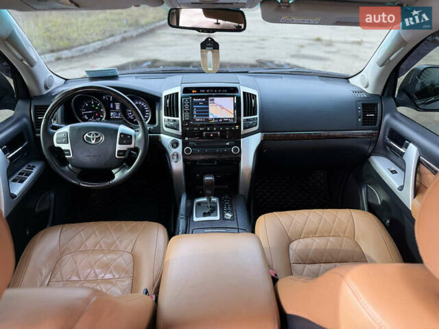 Черный Тойота Ленд Крузер, объемом двигателя 0 л и пробегом 219 тыс. км за 29600 $, фото 79 на Automoto.ua