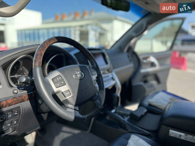 Черный Тойота Ленд Крузер, объемом двигателя 4.5 л и пробегом 60 тыс. км за 44000 $, фото 9 на Automoto.ua