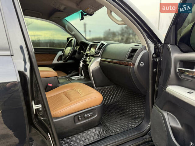 Черный Тойота Ленд Крузер, объемом двигателя 0 л и пробегом 219 тыс. км за 29600 $, фото 12 на Automoto.ua