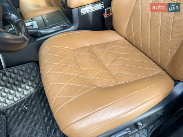 Черный Тойота Ленд Крузер, объемом двигателя 0 л и пробегом 219 тыс. км за 29600 $, фото 49 на Automoto.ua