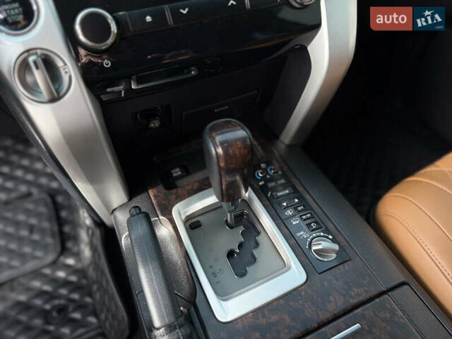 Черный Тойота Ленд Крузер, объемом двигателя 0 л и пробегом 219 тыс. км за 29600 $, фото 59 на Automoto.ua