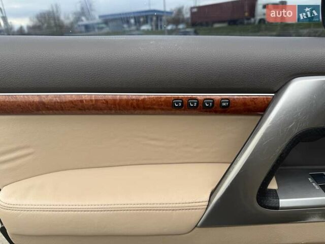 Черный Тойота Ленд Крузер, объемом двигателя 4.46 л и пробегом 300 тыс. км за 26300 $, фото 32 на Automoto.ua