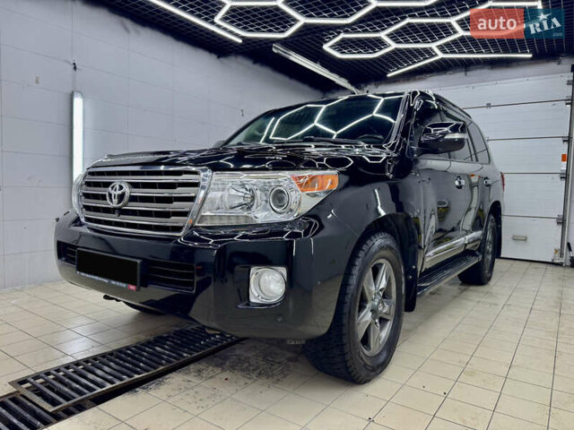 Черный Тойота Ленд Крузер, объемом двигателя 4.5 л и пробегом 318 тыс. км за 28990 $, фото 2 на Automoto.ua