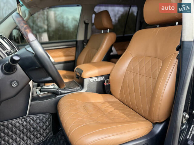 Черный Тойота Ленд Крузер, объемом двигателя 0 л и пробегом 219 тыс. км за 29600 $, фото 48 на Automoto.ua