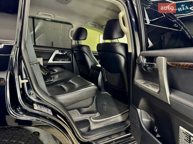 Черный Тойота Ленд Крузер, объемом двигателя 4.5 л и пробегом 318 тыс. км за 28990 $, фото 20 на Automoto.ua