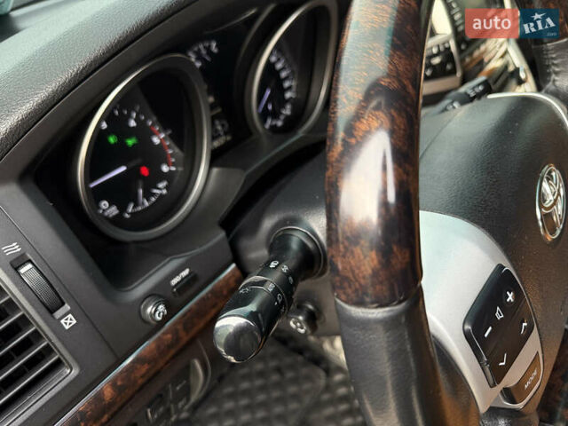 Черный Тойота Ленд Крузер, объемом двигателя 0 л и пробегом 219 тыс. км за 29600 $, фото 53 на Automoto.ua