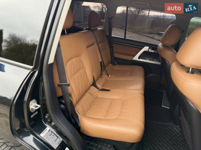 Черный Тойота Ленд Крузер, объемом двигателя 0 л и пробегом 219 тыс. км за 29600 $, фото 26 на Automoto.ua