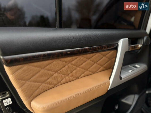 Черный Тойота Ленд Крузер, объемом двигателя 0 л и пробегом 219 тыс. км за 29600 $, фото 35 на Automoto.ua