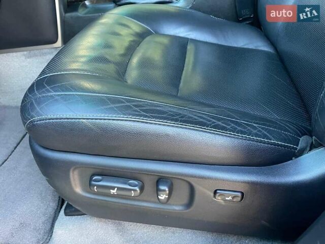 Черный Тойота Ленд Крузер, объемом двигателя 4.5 л и пробегом 190 тыс. км за 39000 $, фото 17 на Automoto.ua