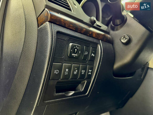 Черный Тойота Ленд Крузер, объемом двигателя 4.5 л и пробегом 318 тыс. км за 28990 $, фото 17 на Automoto.ua