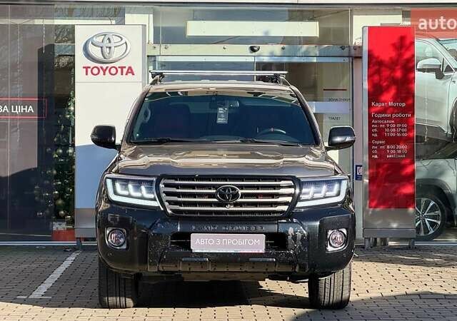 Черный Тойота Ленд Крузер, объемом двигателя 4.46 л и пробегом 268 тыс. км за 33900 $, фото 4 на Automoto.ua