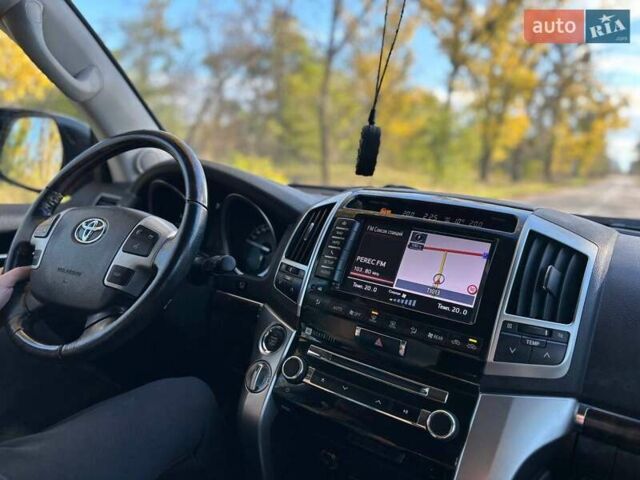 Черный Тойота Ленд Крузер, объемом двигателя 4.46 л и пробегом 129 тыс. км за 41000 $, фото 17 на Automoto.ua