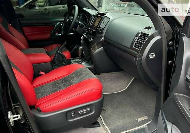 Черный Тойота Ленд Крузер, объемом двигателя 4.46 л и пробегом 268 тыс. км за 33900 $, фото 5 на Automoto.ua