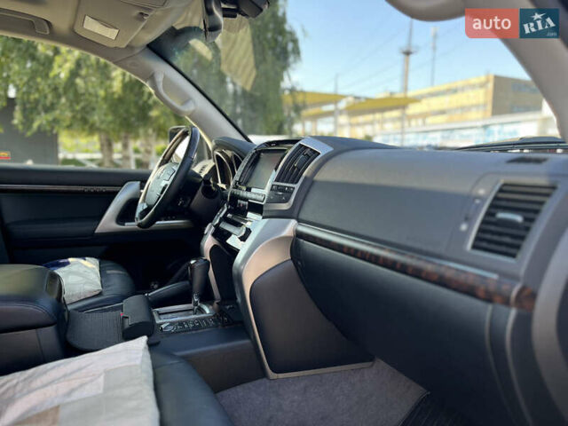 Черный Тойота Ленд Крузер, объемом двигателя 4.5 л и пробегом 60 тыс. км за 44000 $, фото 10 на Automoto.ua
