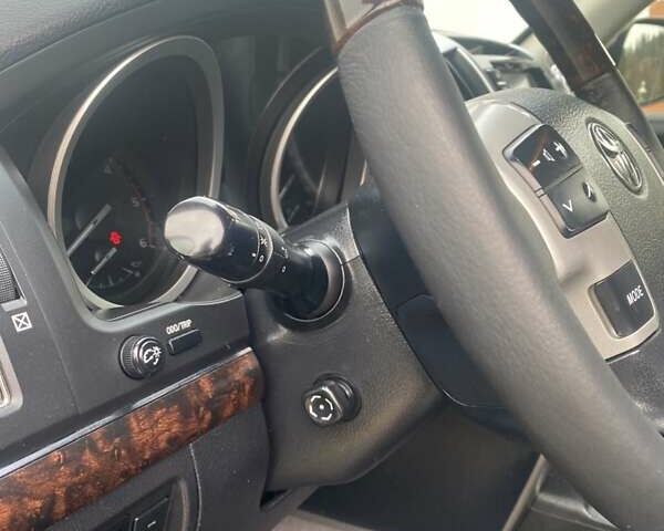 Черный Тойота Ленд Крузер, объемом двигателя 4.46 л и пробегом 285 тыс. км за 38000 $, фото 5 на Automoto.ua