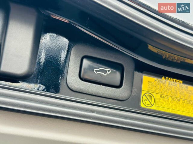 Черный Тойота Ленд Крузер, объемом двигателя 4.61 л и пробегом 197 тыс. км за 34500 $, фото 12 на Automoto.ua