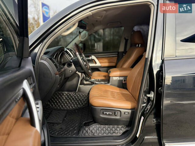 Черный Тойота Ленд Крузер, объемом двигателя 0 л и пробегом 219 тыс. км за 29600 $, фото 45 на Automoto.ua