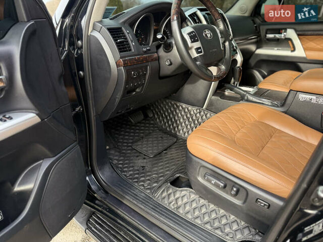 Черный Тойота Ленд Крузер, объемом двигателя 0 л и пробегом 219 тыс. км за 29600 $, фото 46 на Automoto.ua