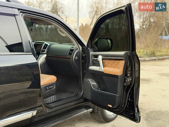 Черный Тойота Ленд Крузер, объемом двигателя 0 л и пробегом 219 тыс. км за 29600 $, фото 9 на Automoto.ua