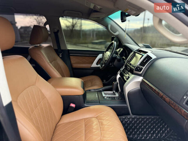 Черный Тойота Ленд Крузер, объемом двигателя 0 л и пробегом 219 тыс. км за 29600 $, фото 15 на Automoto.ua