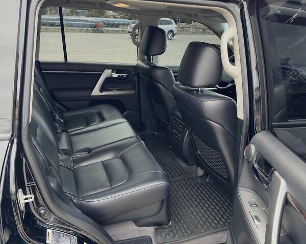 Черный Тойота Ленд Крузер, объемом двигателя 4.5 л и пробегом 130 тыс. км за 50000 $, фото 11 на Automoto.ua