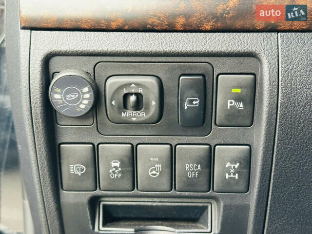 Черный Тойота Ленд Крузер, объемом двигателя 4.61 л и пробегом 197 тыс. км за 34500 $, фото 37 на Automoto.ua