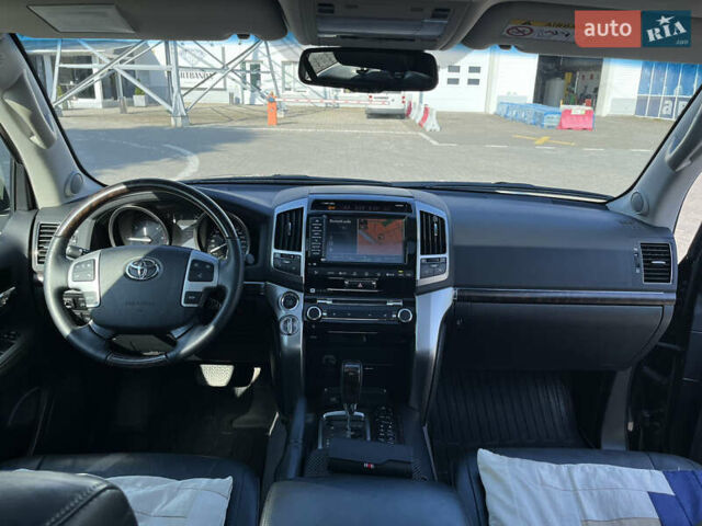 Черный Тойота Ленд Крузер, объемом двигателя 4.5 л и пробегом 60 тыс. км за 44000 $, фото 15 на Automoto.ua