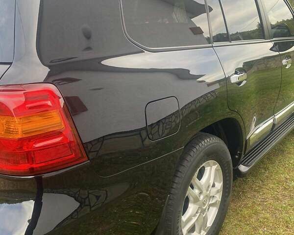 Черный Тойота Ленд Крузер, объемом двигателя 4.46 л и пробегом 285 тыс. км за 38000 $, фото 2 на Automoto.ua