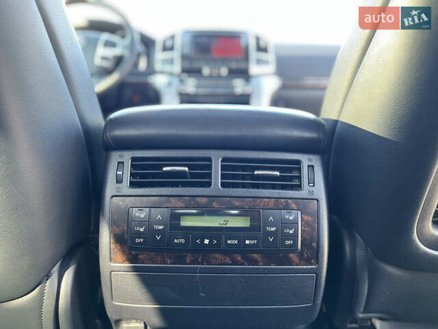 Черный Тойота Ленд Крузер, объемом двигателя 4.5 л и пробегом 60 тыс. км за 44000 $, фото 18 на Automoto.ua