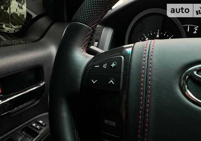 Черный Тойота Ленд Крузер, объемом двигателя 4.46 л и пробегом 268 тыс. км за 33900 $, фото 14 на Automoto.ua