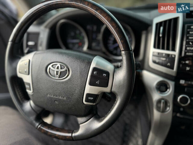 Черный Тойота Ленд Крузер, объемом двигателя 0 л и пробегом 219 тыс. км за 29600 $, фото 56 на Automoto.ua