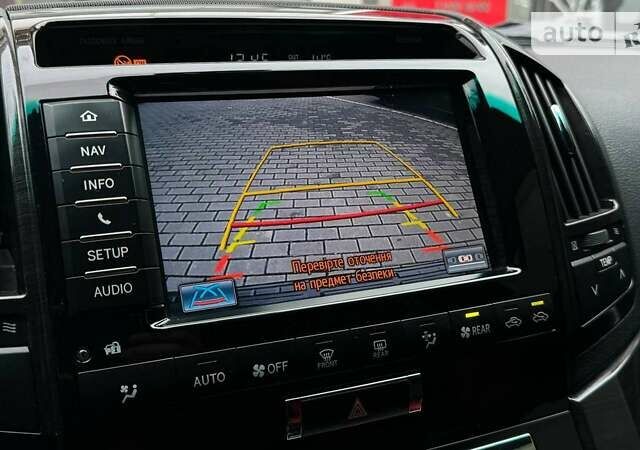 Черный Тойота Ленд Крузер, объемом двигателя 4.46 л и пробегом 268 тыс. км за 33900 $, фото 19 на Automoto.ua