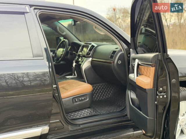 Черный Тойота Ленд Крузер, объемом двигателя 0 л и пробегом 219 тыс. км за 29600 $, фото 10 на Automoto.ua