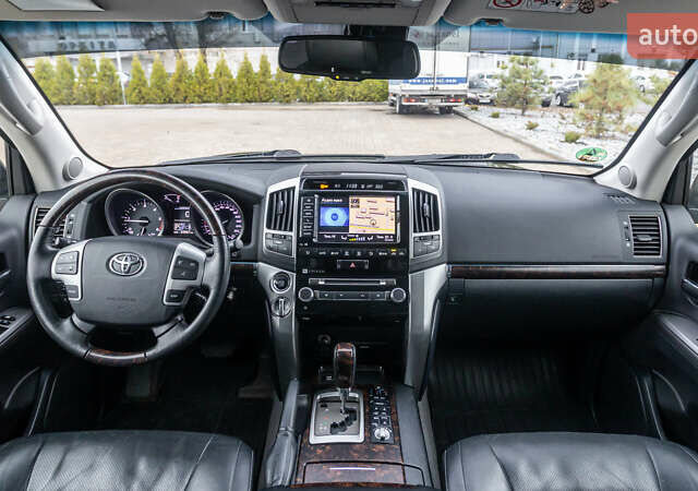 Черный Тойота Ленд Крузер, объемом двигателя 4.46 л и пробегом 93 тыс. км за 40000 $, фото 16 на Automoto.ua