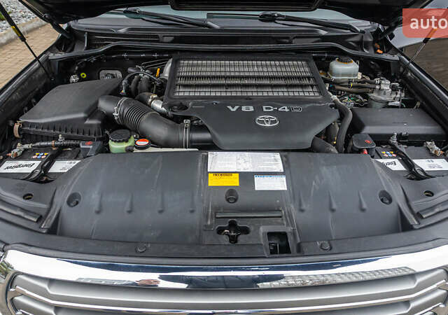 Черный Тойота Ленд Крузер, объемом двигателя 4.46 л и пробегом 93 тыс. км за 40000 $, фото 21 на Automoto.ua