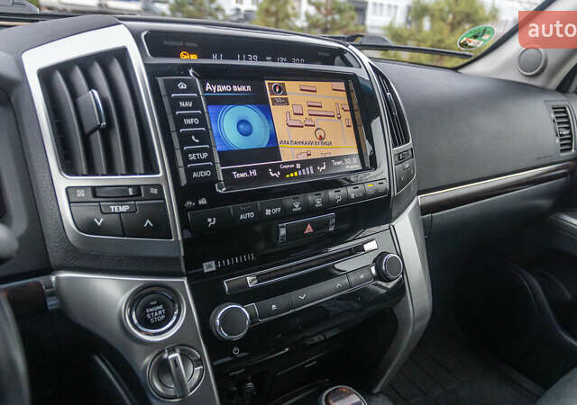 Черный Тойота Ленд Крузер, объемом двигателя 4.46 л и пробегом 93 тыс. км за 40000 $, фото 26 на Automoto.ua