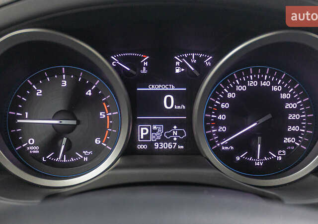 Черный Тойота Ленд Крузер, объемом двигателя 4.46 л и пробегом 93 тыс. км за 40000 $, фото 8 на Automoto.ua