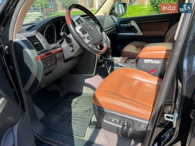 Черный Тойота Ленд Крузер, объемом двигателя 4.5 л и пробегом 175 тыс. км за 39000 $, фото 14 на Automoto.ua