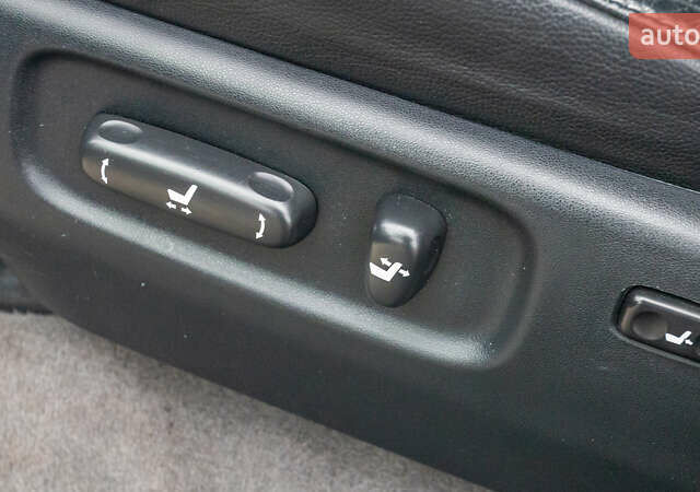 Черный Тойота Ленд Крузер, объемом двигателя 4.46 л и пробегом 93 тыс. км за 40000 $, фото 14 на Automoto.ua