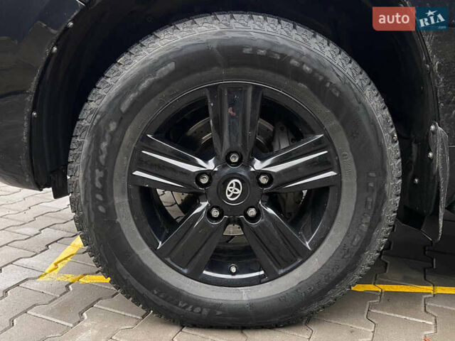 Черный Тойота Ленд Крузер, объемом двигателя 4.7 л и пробегом 270 тыс. км за 31900 $, фото 7 на Automoto.ua