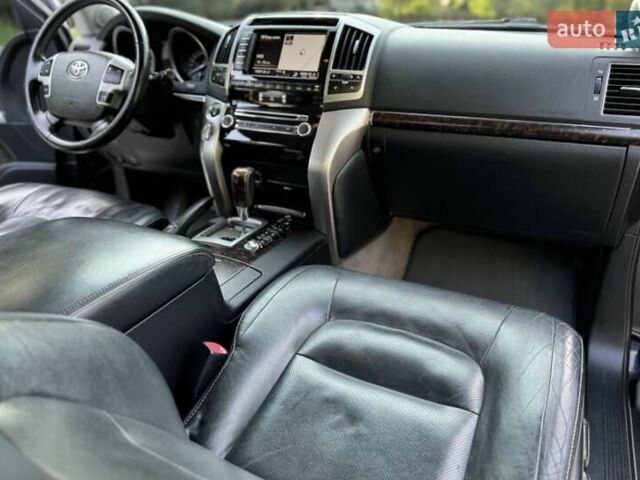 Чорний Тойота Ленд Крузер, об'ємом двигуна 4.5 л та пробігом 281 тис. км за 36000 $, фото 18 на Automoto.ua