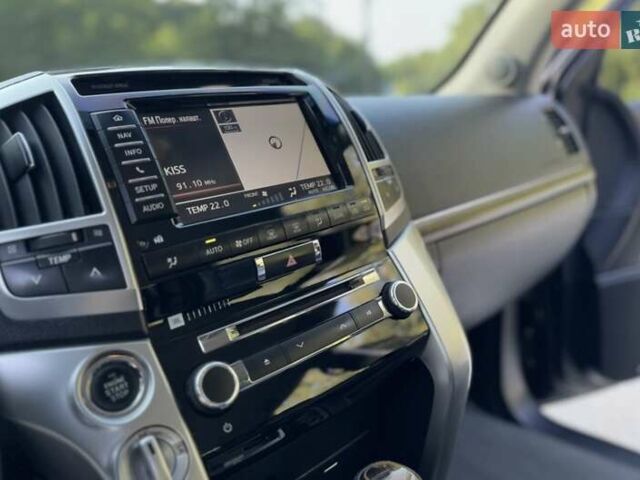 Чорний Тойота Ленд Крузер, об'ємом двигуна 4.5 л та пробігом 281 тис. км за 36000 $, фото 29 на Automoto.ua