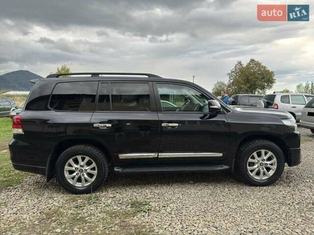 Черный Тойота Ленд Крузер, объемом двигателя 4.46 л и пробегом 200 тыс. км за 36500 $, фото 9 на Automoto.ua