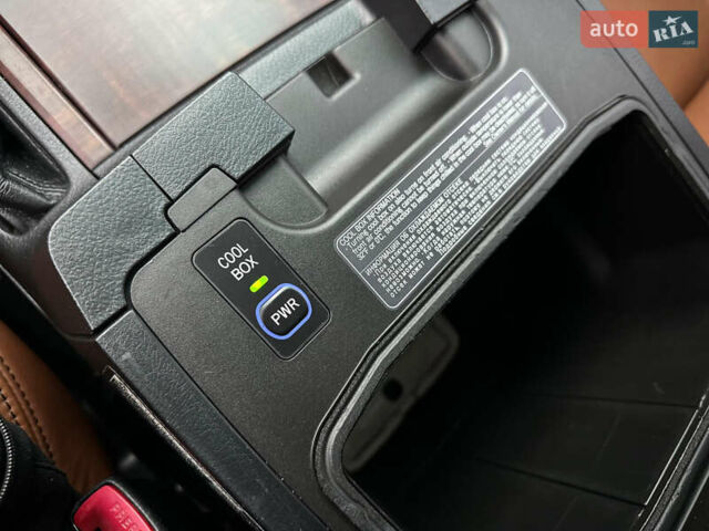 Черный Тойота Ленд Крузер, объемом двигателя 4.46 л и пробегом 350 тыс. км за 34800 $, фото 86 на Automoto.ua