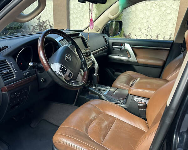 Черный Тойота Ленд Крузер, объемом двигателя 0 л и пробегом 269 тыс. км за 42000 $, фото 8 на Automoto.ua