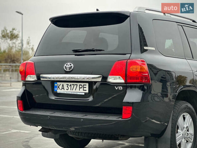 Черный Тойота Ленд Крузер, объемом двигателя 4.46 л и пробегом 350 тыс. км за 34800 $, фото 28 на Automoto.ua