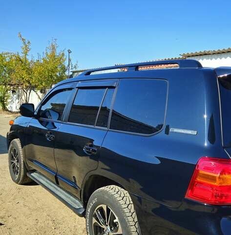 Черный Тойота Ленд Крузер, объемом двигателя 4.5 л и пробегом 175 тыс. км за 39000 $, фото 4 на Automoto.ua