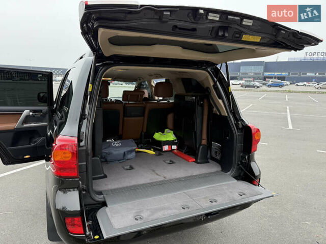 Черный Тойота Ленд Крузер, объемом двигателя 4.46 л и пробегом 160 тыс. км за 39700 $, фото 26 на Automoto.ua