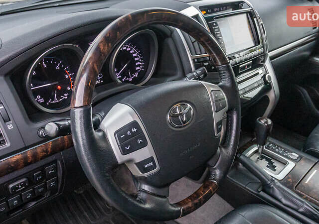 Черный Тойота Ленд Крузер, объемом двигателя 4.46 л и пробегом 93 тыс. км за 40000 $, фото 22 на Automoto.ua